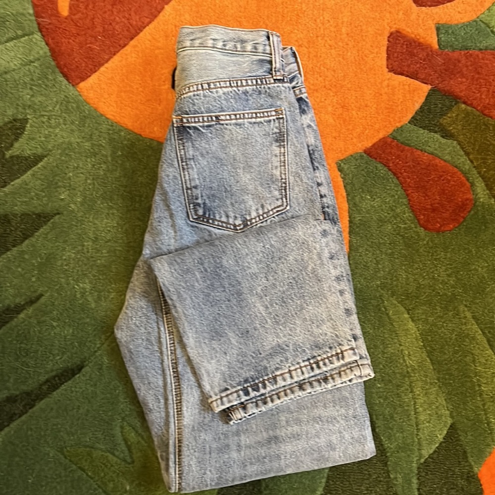 FASHION NOVA 💘 Crossover Button Jeans - Picture 4 of 4